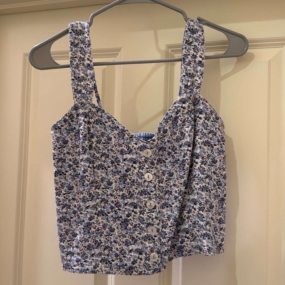 LIKE NEW Abercrombie Cropped button tank